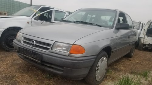 Dezmembram Opel Astra F