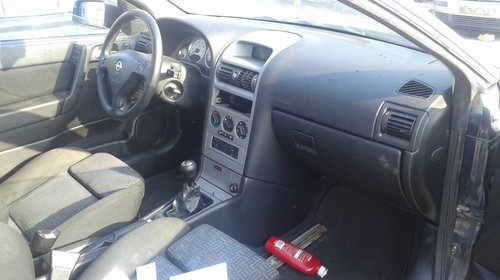 Dezmembram opel astra g bertone 1.8b