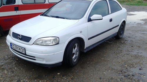 Dezmembram Opel Astra G - Coupe - 1.8i - 2000