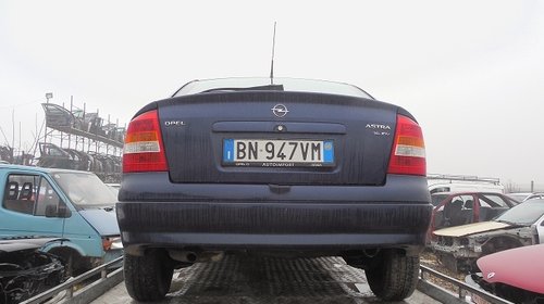 Dezmembram Opel Astra G Hatchback Motor 1.6benzina An 2000