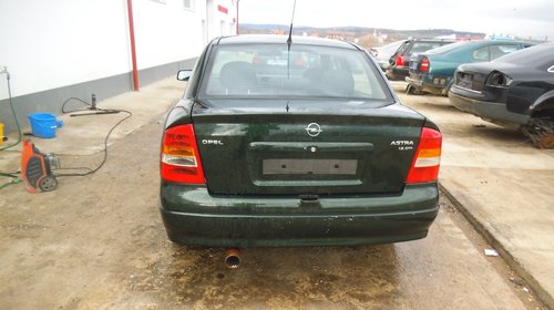 Dezmembram opel astra g sedan din 2002-1,7 dti