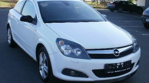 Dezmembram Opel Astra GTC