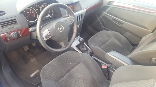 Dezmembram Opel astra H 1.7 cdti an 2006