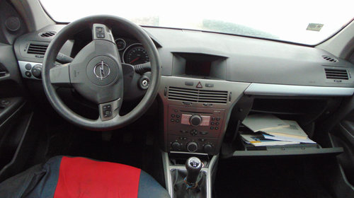 Dezmembram Opel Astra H, 1.7CDTI, Tip Motor Z17DTL, An fabricatie 2004