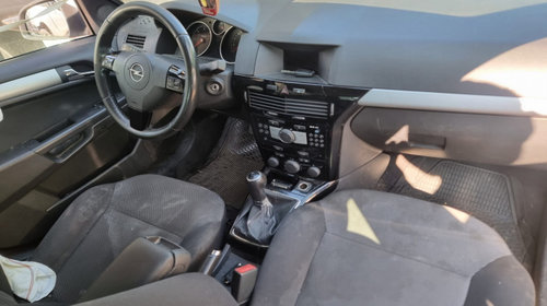 Dezmembram Opel Astra H [facelift] [2005 - 2015] 1.7 cdti Z17DTR