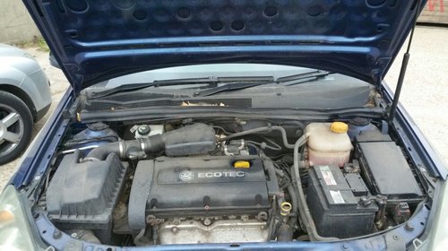 Dezmembram Opel Astra H hatchback 1.6 Benzina