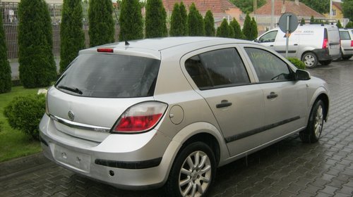 Dezmembram Opel Astra H