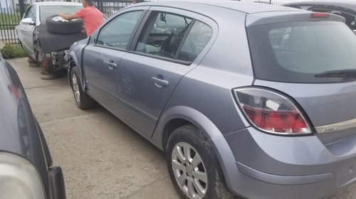 Dezmembram Opel Astra H