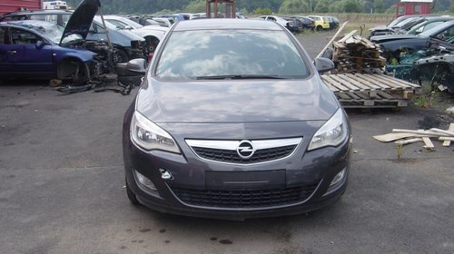 Dezmembram Opel Astra J 1.3 CDTI DIN 2011