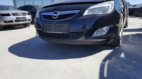 Dezmembram Opel Astra J 1.7 CDI an 2012