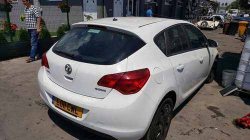 Dezmembram Opel Astra J