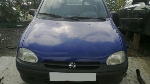 Dezmembram Opel Corsa B 1.3 benzina an 1996