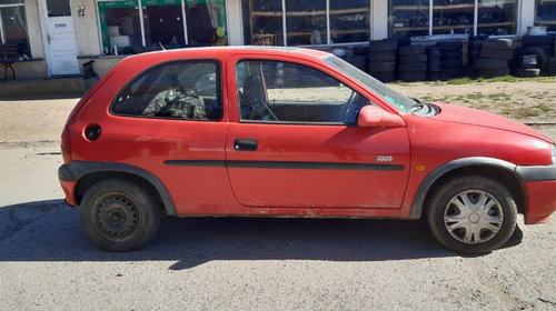 Dezmembram Opel Corsa B,an fabricatie 2000,1.0 benzina, tip motor X10XE, 40 KW/54 CP