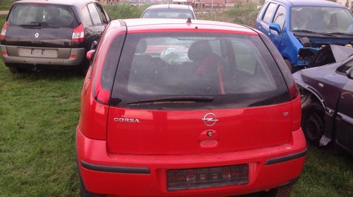 Dezmembram Opel Corsa C 1.2 benzina, euro 4 , An 2004