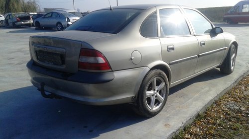 Dezmembram Opel Vectra B - 1996 - 1.6 16v