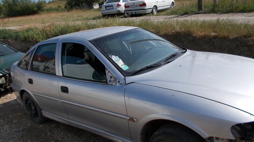 Dezmembram opel Vectra B 2001