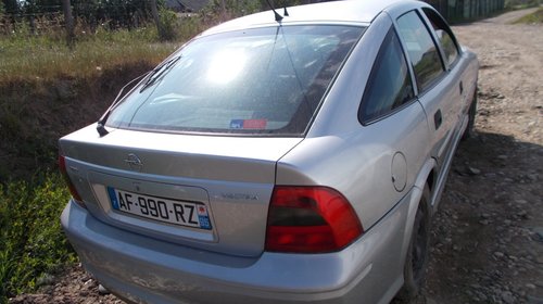 Dezmembram opel Vectra B 2001