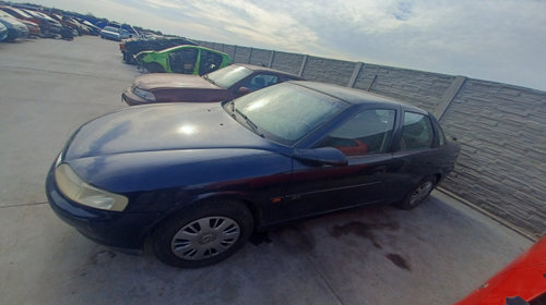 Dezmembram Opel Vectra B [facelift] [1999 - 2002] Sedan 4-usi 1.6 AT (101 hp)