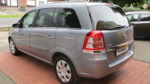 Dezmembram Opel Zafira 2009