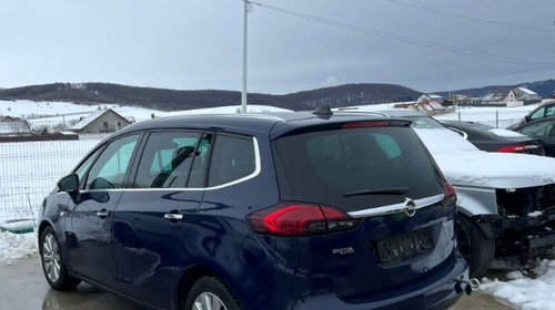 Dezmembram Opel Zafira C 2013 1.6 turbo benzi