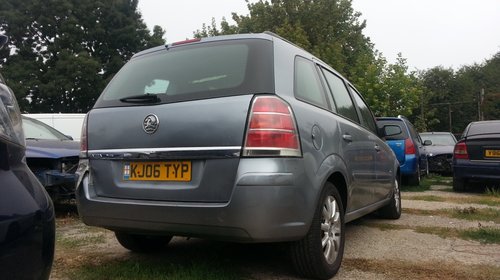 Dezmembram Opel Zafira motor 1.6 benzina 2006