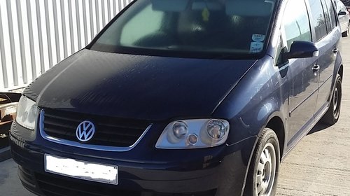 Dezmembram orice piese VW Touran 1.9 TDi 2003