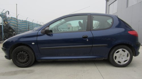 Dezmembram PEUGEOT 206 1.2 2001