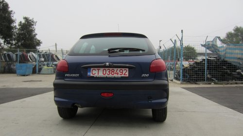 Dezmembram PEUGEOT 206 1.2 2001