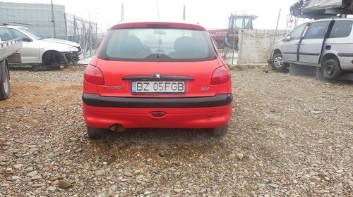 Dezmembram Peugeot 206 1.4benzina An 2002