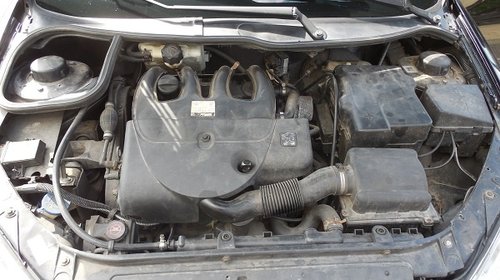 Dezmembram Peugeot 206 1.9diesel An 2001