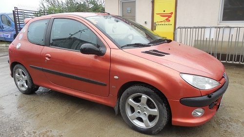 Dezmembram Peugeot 206 2.0benzina An 2001