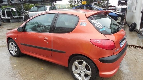 Dezmembram Peugeot 206 2.0benzina An 2001