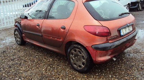 Dezmembram Peugeot 206 - 2005 - benzina