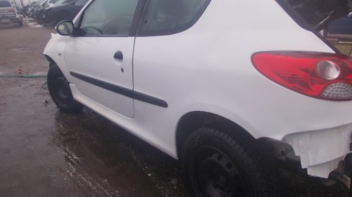 Dezmembram peugeot 206 din 2009 -1,4 hdi