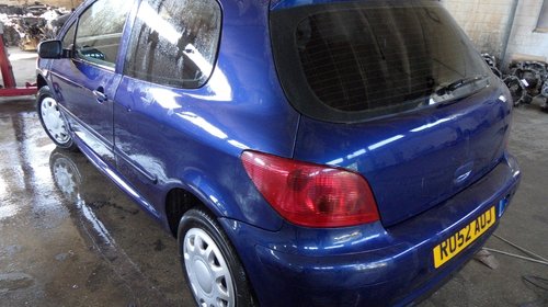 Dezmembram Peugeot 307 2 usi 2.0 benzina