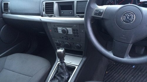 Dezmembram piese pentru Opel Vectra C 1.9 CDTI