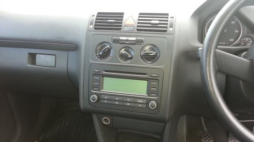 Dezmembram piese pentru VW Touran 2007