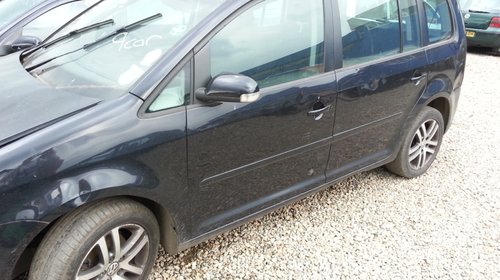 Dezmembram piese pentru VW Touran 2007