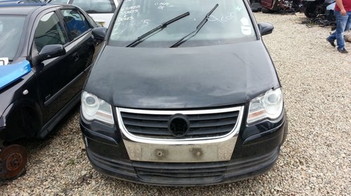 Dezmembram piese pentru VW Touran 2007