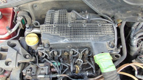 Dezmembram Renault Clio 2 , 1.5 DCI , tip motor K9K 704 , fabricatie 2002