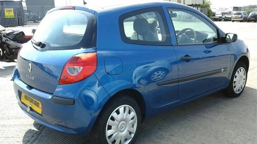 Dezmembram renault clio 3,1,5 dci ,diesel euro 4 din 2008