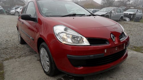 Dezmembram renault clio 3,1,5 diesel,euro 4,din 2007