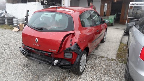 Dezmembram renault clio 3,1,5 diesel,euro 4,din 2007