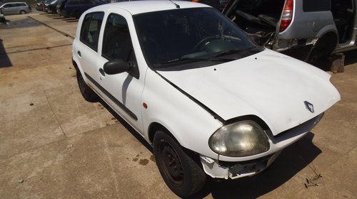 Dezmembram renault clio din 1998-1,2 benzina