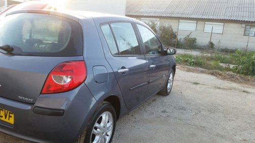 Dezmembram Renault Clio III 1.4 Benzina