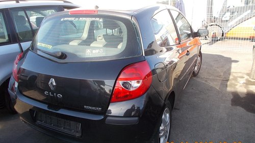 Dezmembram Renault Clio III 1.5DCI , euro 4 , fabricatie 2005