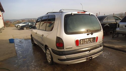 Dezmembram renault espace din 1999-2,0 benzina