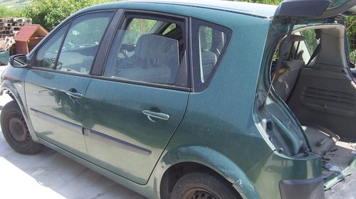 Dezmembram renault grand scenic 2004