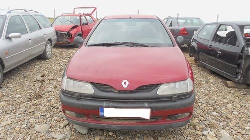 Dezmembram Renault Laguna motor 2.0 an 1996