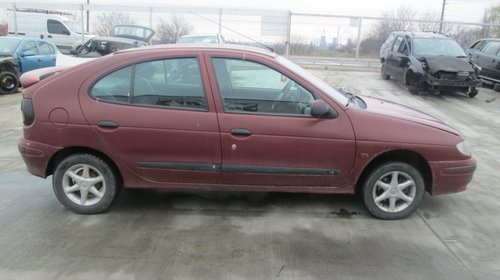 Dezmembram renault megane 1 1.6 1998